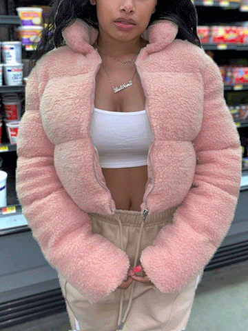 Abrigo de piel tipo burbuja con cuello alto