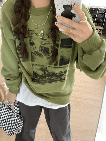 Sweatshirt mit Rundhalsausschnitt und Landschaftsdruck