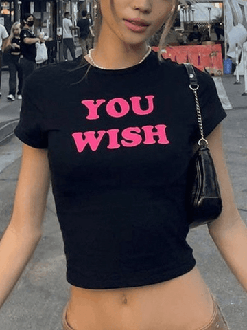 Schwarzes Crop-Top mit Buchstabenmuster