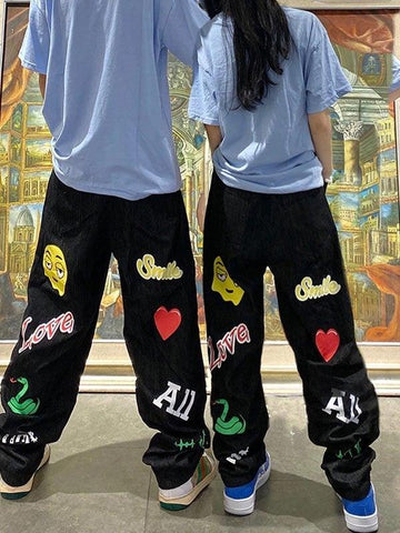 Vaqueros skate con estampado de estrellas y grafiti para hombre