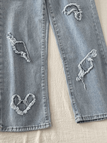 Lockere Jeans mit Herz-Patch in heller Waschung für Herren