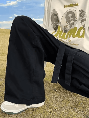 Pantalones cargo holgados con bolsillo y detalle de correa para hombre