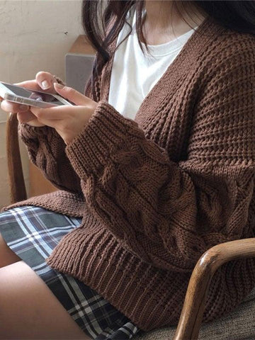 Strickjacke mit Zopfmuster und offener Vorderseite