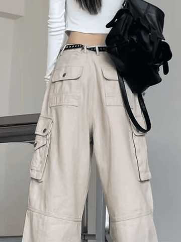 Pantalones cargo con bolsillo de parche