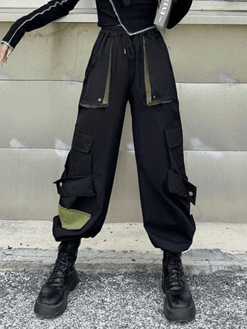 Cargohose mit Patchwork-Taschendetail