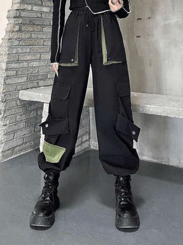 Cargohose mit Patchwork-Taschendetail