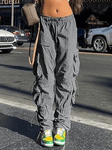 Pantalones cargo con parches de bolsillo