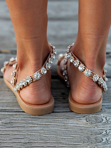 Sandalias con cristales y chanclas con diamantes de imitación