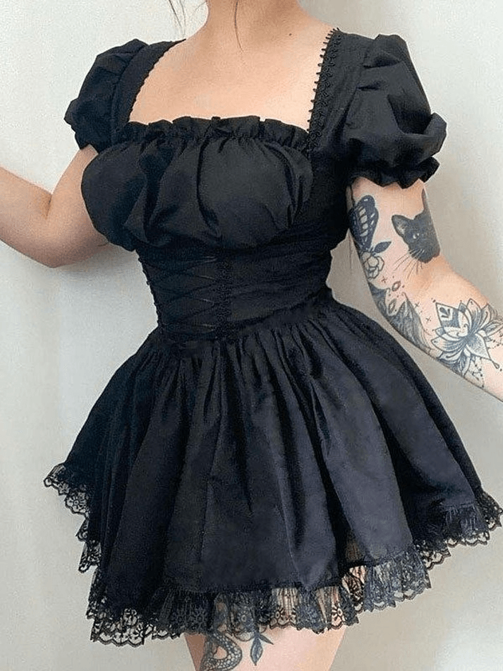 Minikleid mit Korsett und Puffärmeln