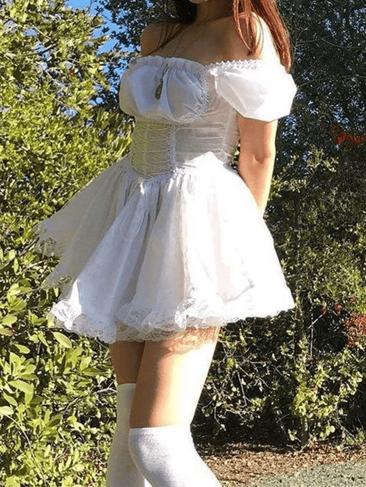 Minikleid mit Korsett und Puffärmeln