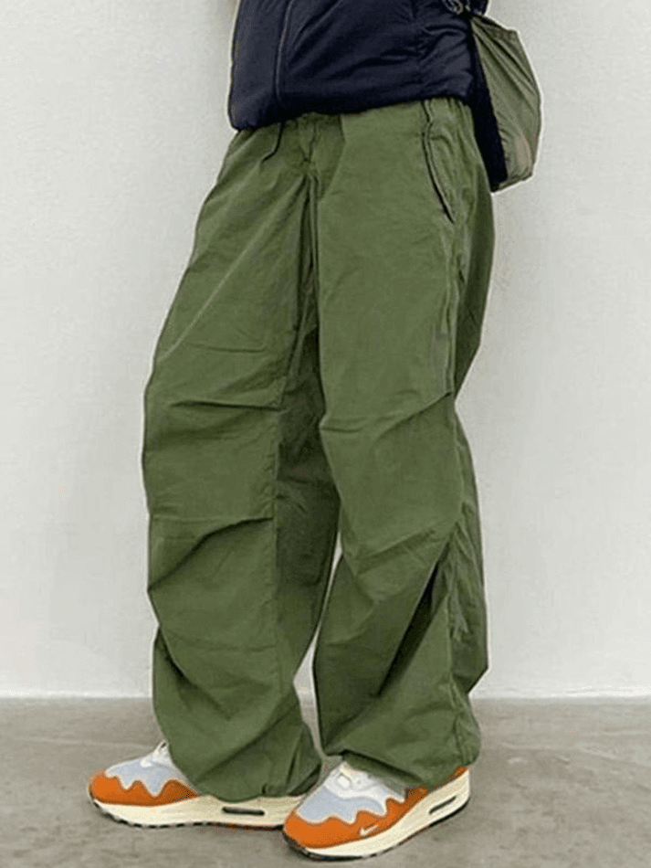 Relaxed Low Waist Cargo Pants