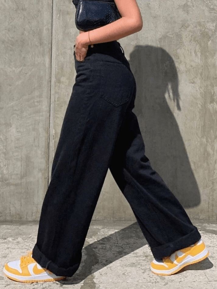 Relaxed Mid-Waist Boyfriend Jeans