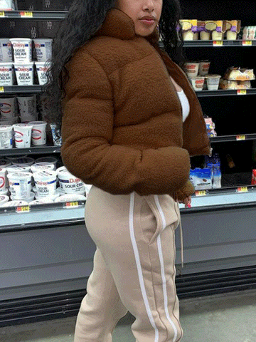 Abrigo de piel tipo burbuja con cuello alto