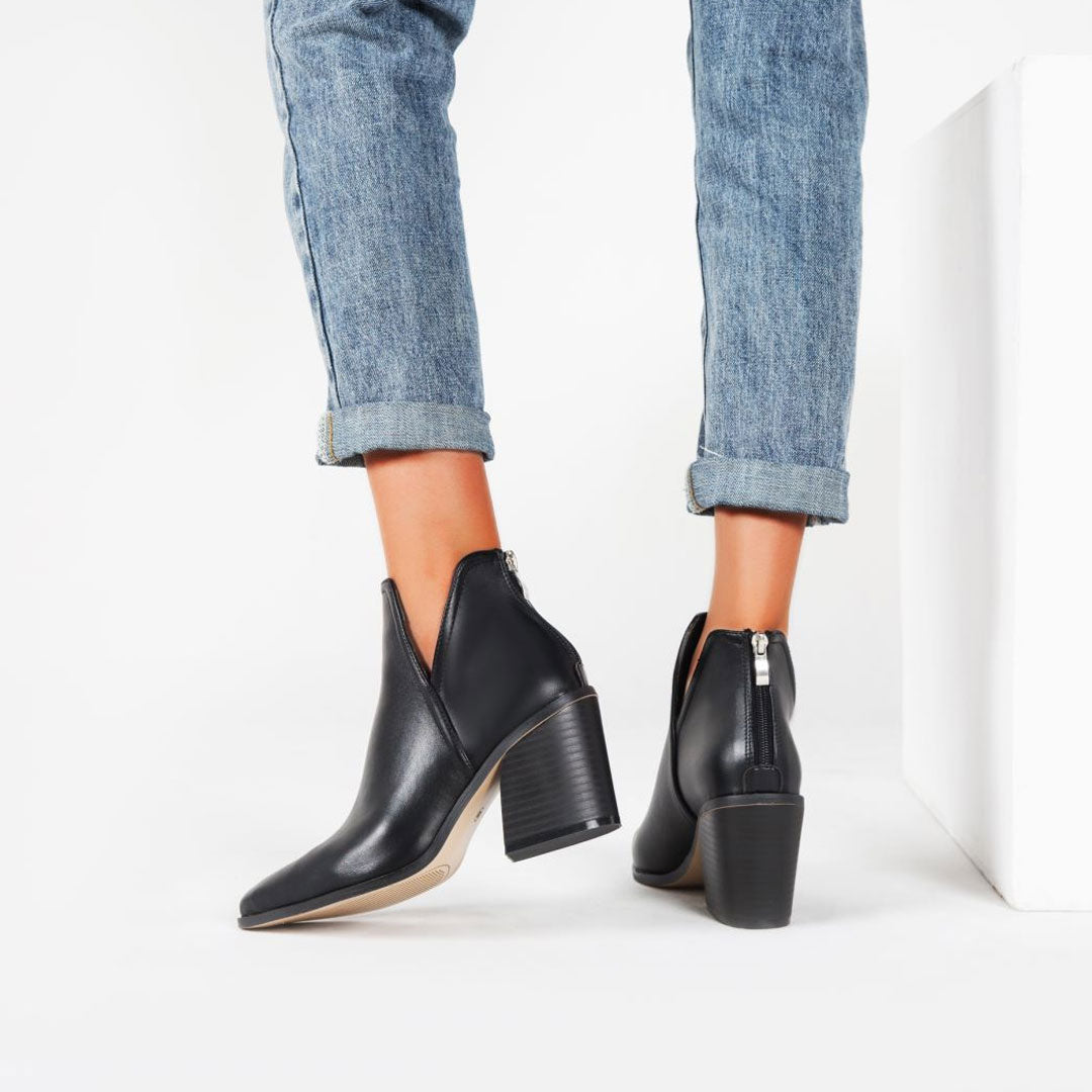 Pointed Toe Notch Chunky Heel Ankle Boots - Black
