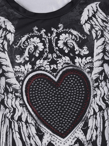 Camiseta gráfica con alas de hada y corazón de diamantes de imitación