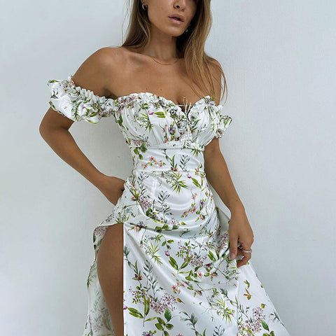 Vestido midi de verano con volantes, hombros descubiertos, abertura alta y estampado floral - Blanco