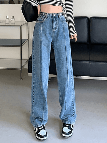 Blaue Boyfriendjeans mit Nahtdetails