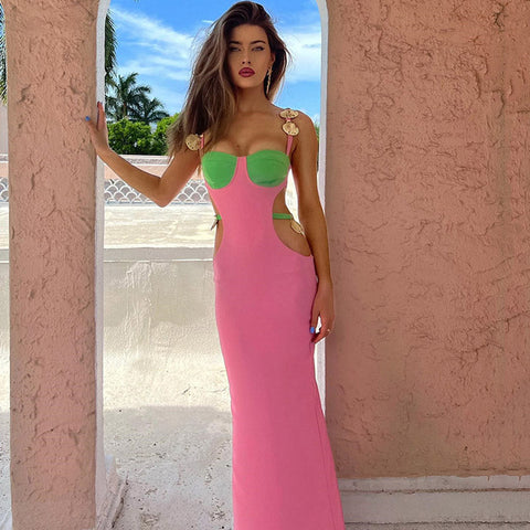 Vestido largo de fiesta con aberturas y sin mangas con conchas de colores contrastantes - Rosa