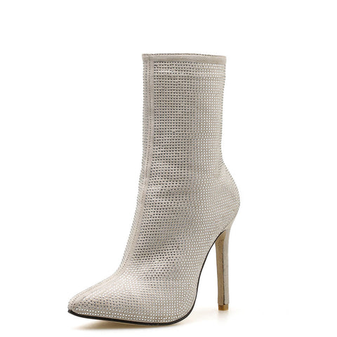 Glitzernde Wildlederstiefeletten mit spitzer Zehenpartie und hohem Absatz und Strasssteinen - Beige