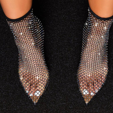 Botines negros de malla con punta puntiaguda y brillantes diamantes de imitación