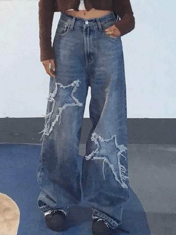 Blaue Boyfriendjeans mit Sternen-Patch im Used-Look