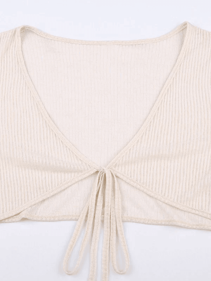 Crop-Top aus geripptem Cardi-Strick mit Bindeband vorne