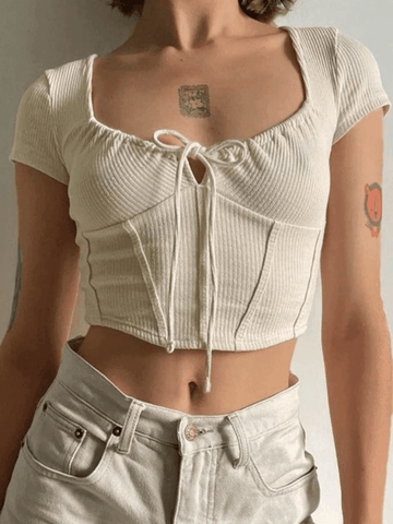 Geripptes Crop-Top mit Korsett-Ausschnitt und Bindeband vorne