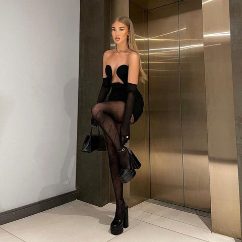 Das Vogue Cut-Out-Bustier-Minikleid mit Drapierung 