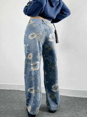 Vaqueros boyfriend holgados con estampado floral vintage