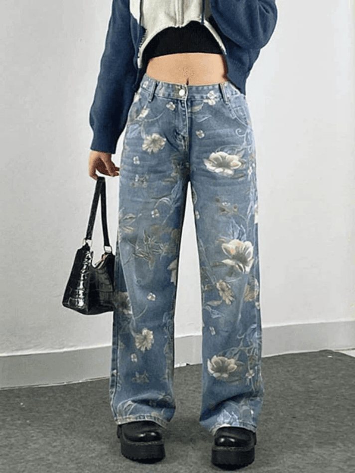 Vaqueros boyfriend holgados con estampado floral vintage