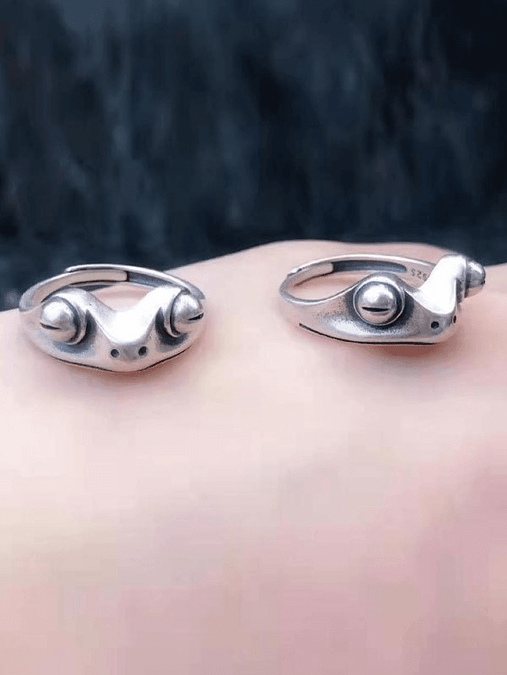 Vintage Frog Design Cuff Ring
