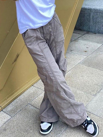 Pantalones cargo lisos con bolsillos lavados