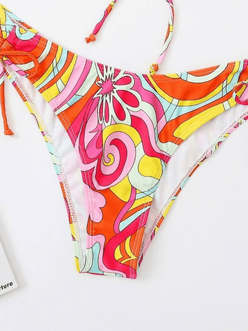 Conjunto de bikini con estampado floral de ondas