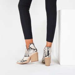 Wild Pointed Toe Notch Chunky Heel Ankle Boots - Snake