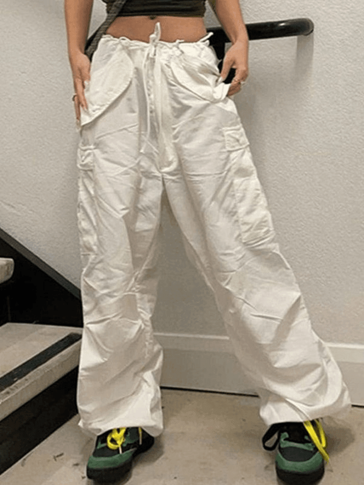 Pantalones cargo blancos de cintura baja con cremallera